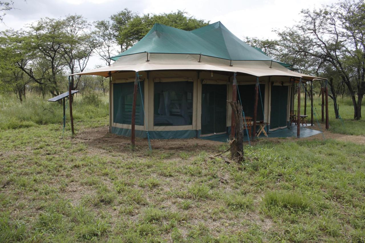Osero Serengeti Luxury Tented Camp Banagi Экстерьер фото