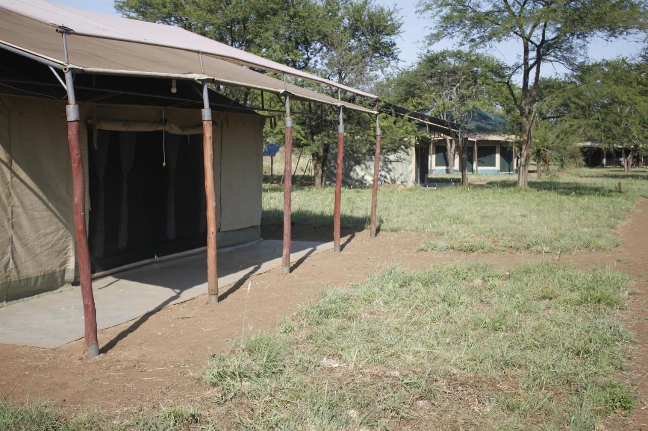 Osero Serengeti Luxury Tented Camp Banagi Экстерьер фото